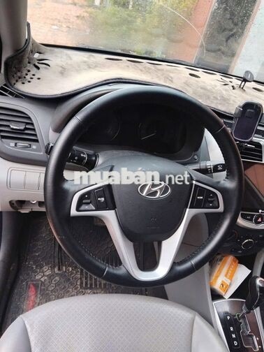 Hyundai Accent 2012 Số tự động Trắng
