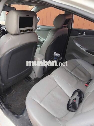Hyundai Accent 2012 Số tự động Trắng
