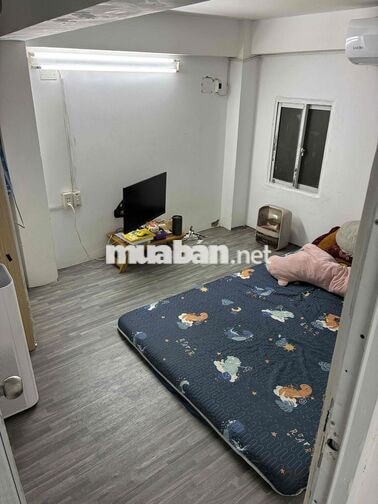 Cho thuê căn 2 phòng ngủ 1 phòng khách đầu tháng 10 trống