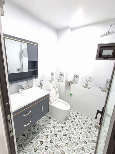 Tôi bán nhà 6 tầng nội thất đầy đủ, đầu ngõ 181, Trần Phú, Văn Quán.