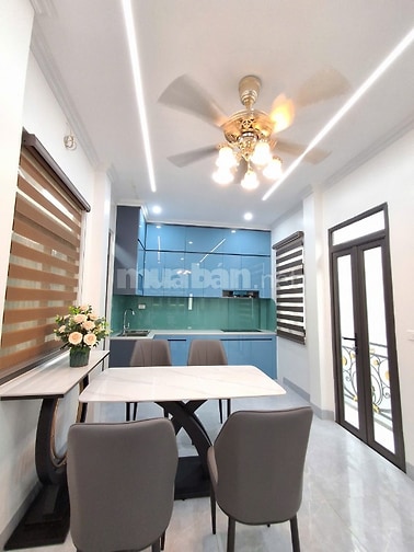 Tôi bán nhà 6 tầng nội thất đầy đủ, đầu ngõ 181, Trần Phú, Văn Quán.