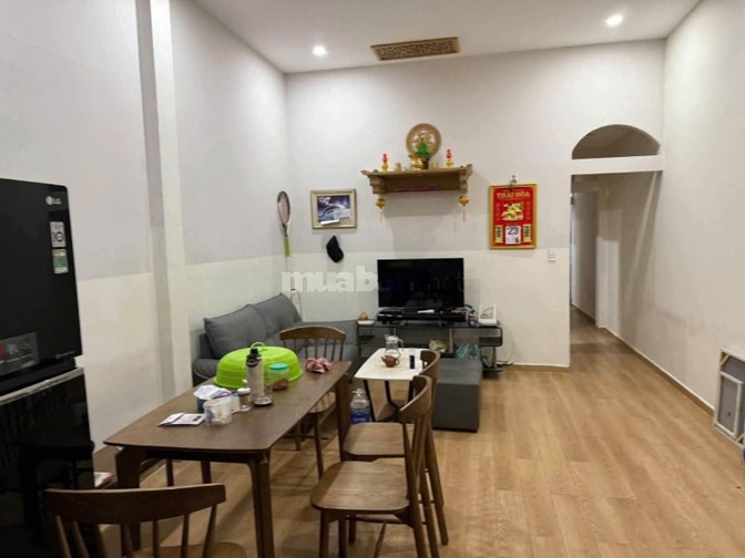 Nhà riêng 2p ngủ- đường Cô Giang-Cầu Kiều, sẵn nội thất giá 15tr/tháng