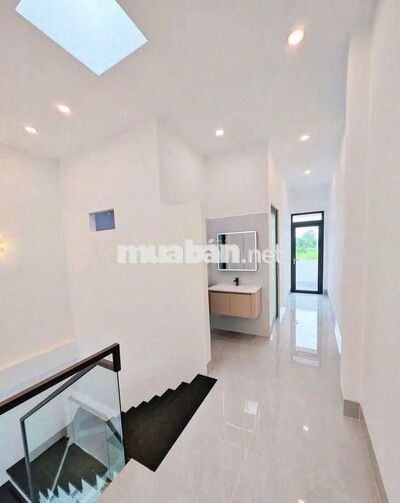 Ngộp nhà 1 lầu gần chợ đêm Tân Uyên giá 1ty830 thương lượng