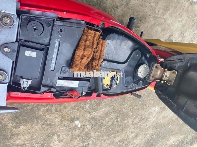 Suzuki RGV 120R 6 số ic