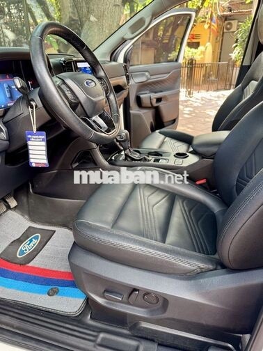 FORD EVEREST 4X2 MÁY DẦU STĐ SX 2022 PHOM MỚI