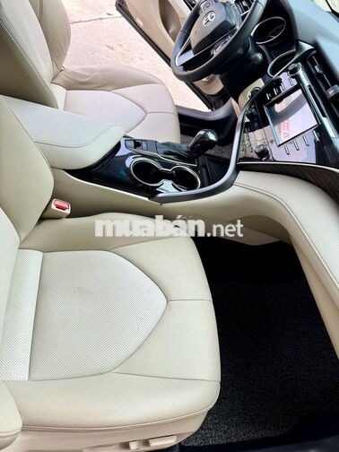 TOYOTA CAMRY 2.0G NHẬP SX 2019 PHOM MỚI