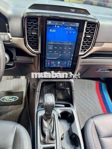 FORD EVEREST 4X2 MÁY DẦU STĐ SX 2022 PHOM MỚI