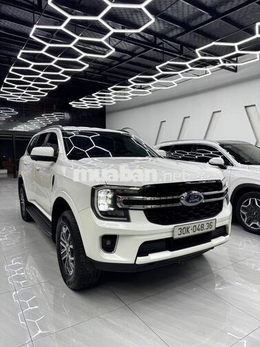FORD EVEREST 4X2 MÁY DẦU STĐ SX 2022 PHOM MỚI