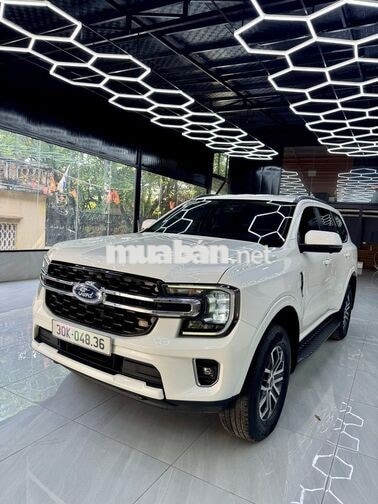 FORD EVEREST 4X2 MÁY DẦU STĐ SX 2022 PHOM MỚI
