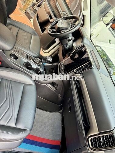 FORD EVEREST 4X2 MÁY DẦU STĐ SX 2022 PHOM MỚI