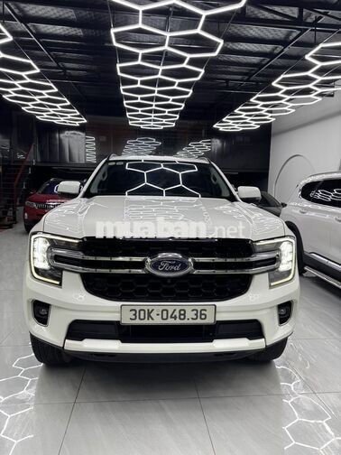 FORD EVEREST 4X2 MÁY DẦU STĐ SX 2022 PHOM MỚI