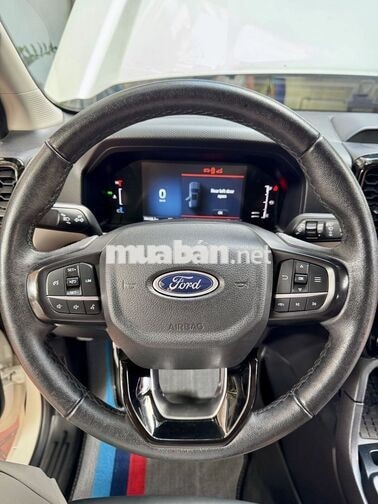 FORD EVEREST 4X2 MÁY DẦU STĐ SX 2022 PHOM MỚI
