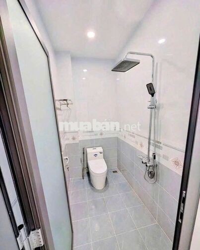 Ngộp nhà 1 lầu gần chợ đêm Tân Uyên giá 1ty830 thương lượng