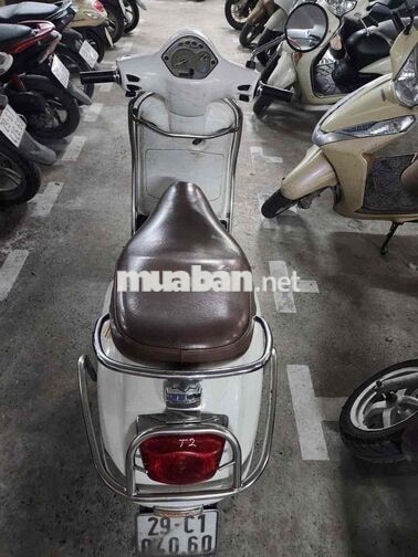 Vespa Trắng chính chủ sử dụng 29C1  040.60 3,8tr