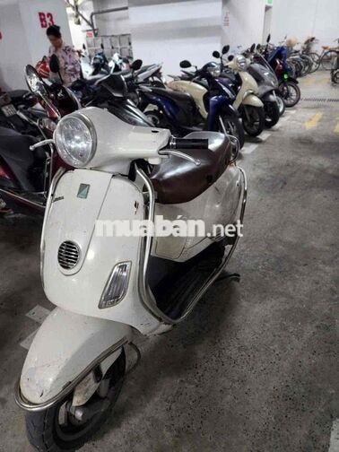 Vespa Trắng chính chủ sử dụng 29C1  040.60 3,8tr