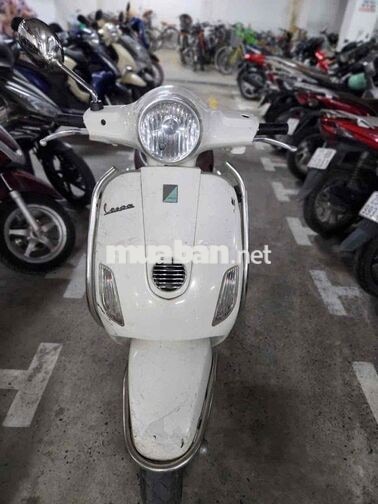 Vespa Trắng chính chủ sử dụng 29C1  040.60 3,8tr