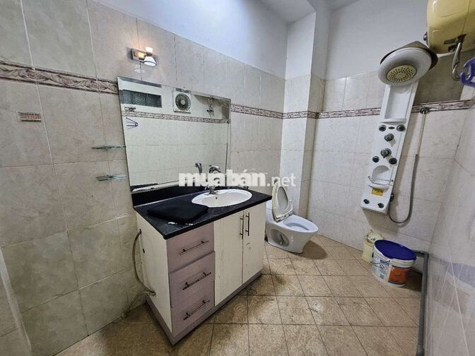 TÔI CHỦ CHO THUÊ PHÒNG ĐC: 57 CỘNG HÒA NHÀ GA T3 SÂN BAY GIÁ 5,5 TRIỆU