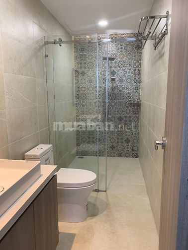 Nhà phố có hầm,1 trệt lửng 3 lầu. Ngay Gigamall khu Little Village