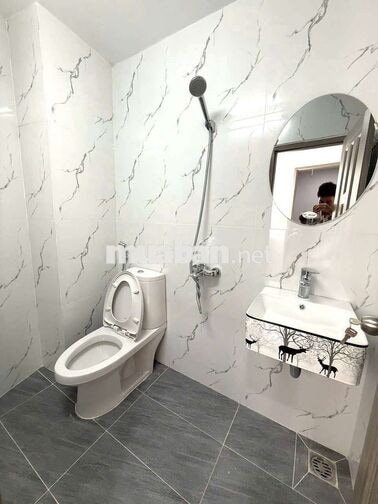 TÔI CHỦ CHO THUÊ PHÒNG ĐC: 57 CỘNG HÒA NHÀ GA T3 SÂN BAY GIÁ 5,5 TRIỆU