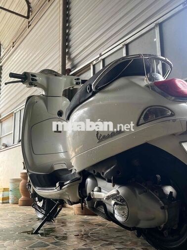 Piaggio Vespa LX125ie Trắng