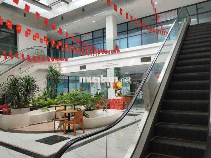 Bán chân đế chung cư phố Trần Thủ Độ 60m2 T2 giá 3.5 tỷ sổ đỏ CC thoán