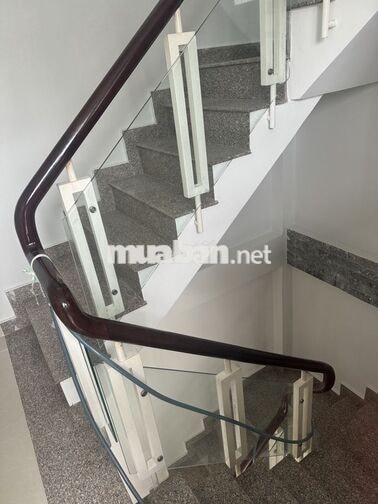 Cho thuê nhà Nguyên Căn mặt tiền chợ