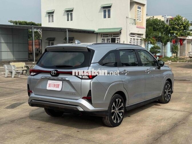 Toyota Veloz Cross 2023 Bạc 7 chỗ