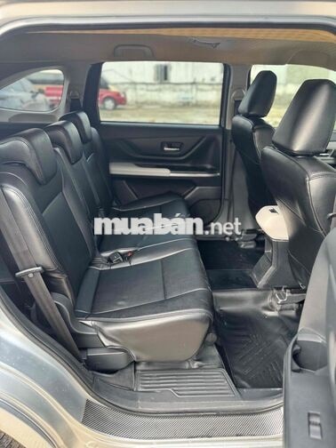 Toyota Veloz Cross 2023 Bạc 7 chỗ