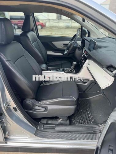 Toyota Veloz Cross 2023 Bạc 7 chỗ