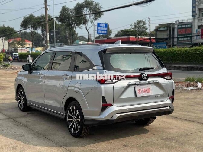 Toyota Veloz Cross 2023 Bạc 7 chỗ