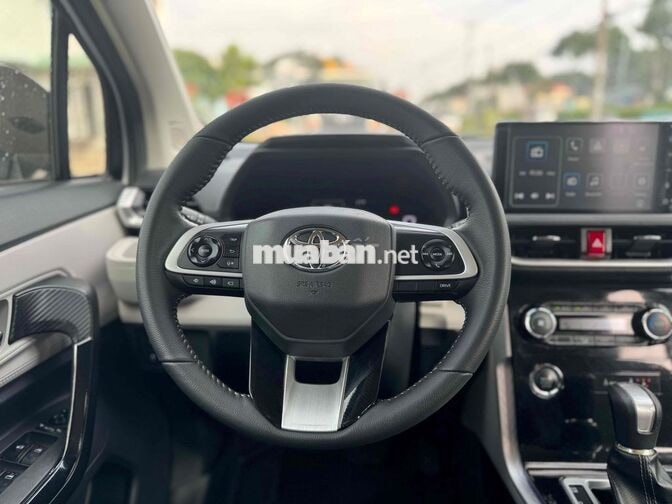 Toyota Veloz Cross 2023 Bạc 7 chỗ