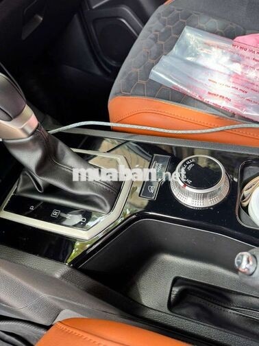 Mitsubishi Triton Athtele 2024 2 cầu Đen 45.000km