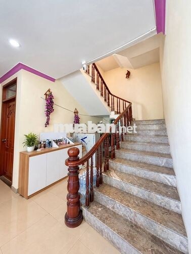 BÁN TOÀ NHÀ KHÁCH SẠN KHU VỰC SÂN BAY NỘI BÀI – BẤT ĐỘNG SẢN DÒNG TIỀN