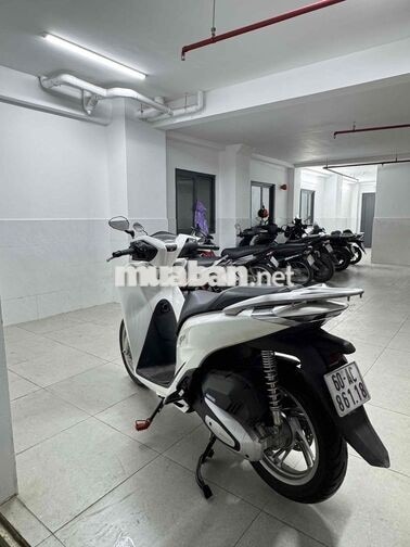 Honda SH 125i 2025 Trắng đen 2000km