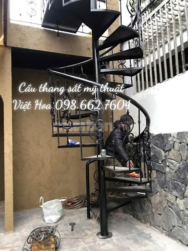 Cầu thang sắt mỹ thuật đẹp Ninh Bình