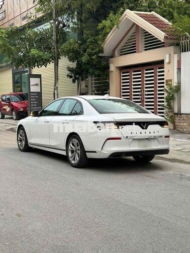VinFast Lux A Base 2.0 AT Turbo sản xuất 2022