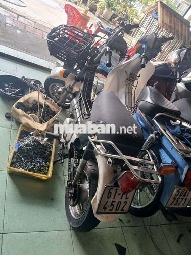 Honda Chaly 50cc Trắng Đen