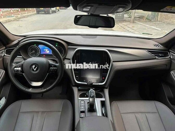 VinFast Lux A Base 2.0 AT Turbo sản xuất 2022