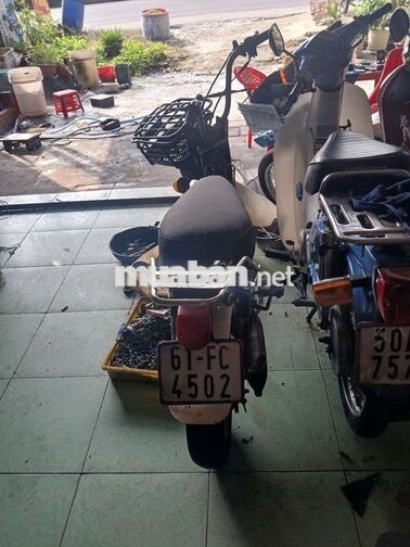 Honda Chaly 50cc Trắng Đen