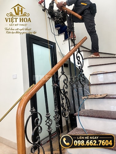 Cầu thang sắt mỹ thuật đẹp Ninh Bình
