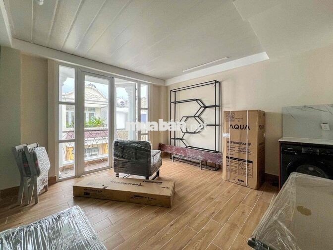 🔥STUDIO BAN CÔNG 4X FULL NỘI THẤT ĐI BỘ QUA VLU