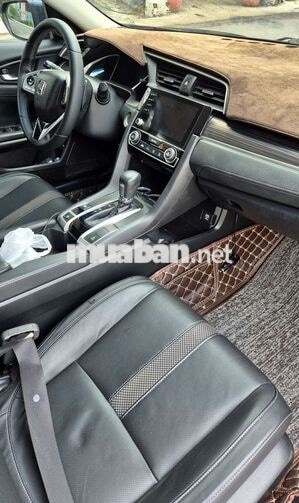 Honda Civic G 2020 đi 68000km đã lên ít đồ chơi