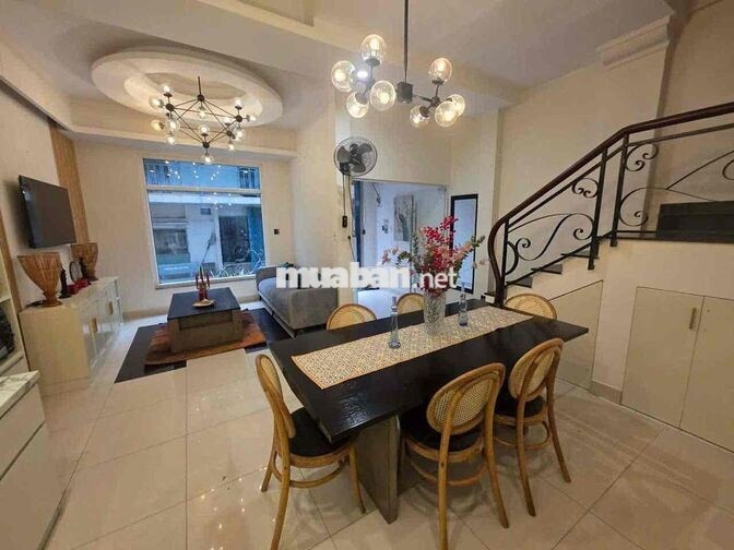 Bán nhà 3 tầng 131.6m² sử dụng, đất 39m².  Địa chỉ: 252/57F Cao Thắng,