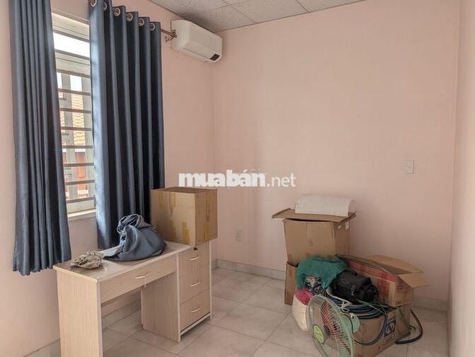 Cần bán nhà 1 trệt 1 lầu, sân rộng, khu trung tâm Thủ Dầu Một