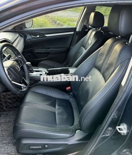 Honda Civic G 2020 đi 68000km đã lên ít đồ chơi