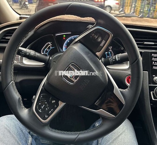 Honda Civic G 2020 đi 68000km đã lên ít đồ chơi