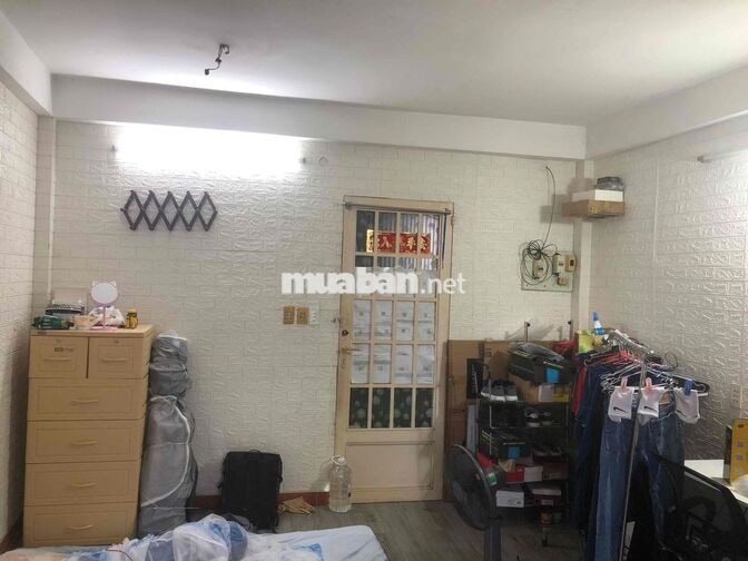 Cho thuê căn hộ ~20m2 , Lầu 5 thang bộ
