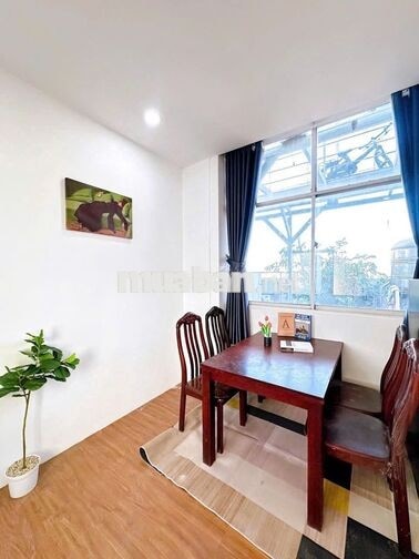 CHDV 3 Phòng Ngủ Thang máy  Rộng 80m2 Ngay Đh Hoa Sen UEH Bách Khoa 