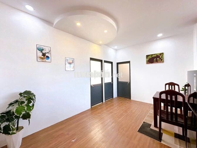 CHDV 3 Phòng Ngủ Thang máy  Rộng 80m2 Ngay Đh Hoa Sen UEH Bách Khoa 