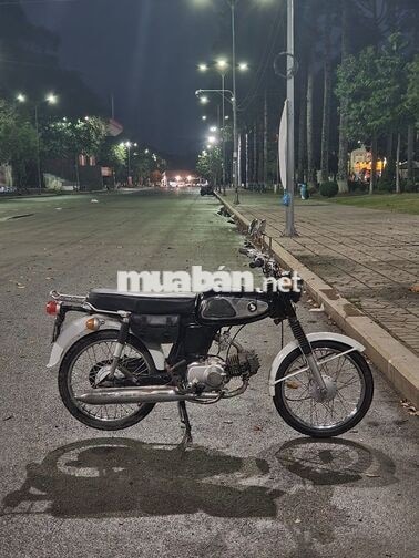 Honda 67 Đen, Trắng